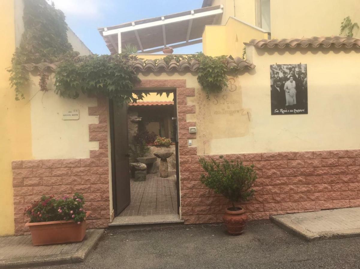 Sa Rosa E Su Trapperi Bed & Breakfast Oschiri Exterior foto